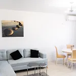 Alexis Spacious Classic Apartment