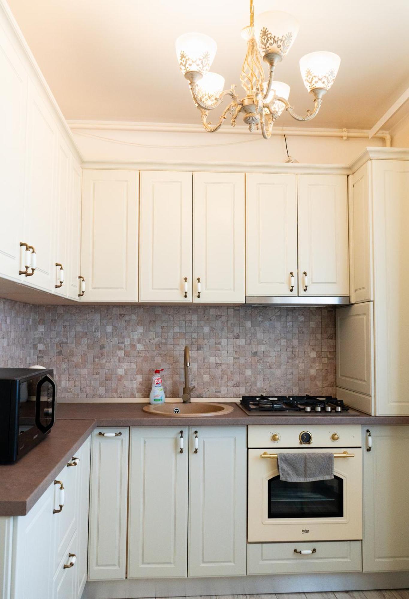 Alexis Spacious Classic Apartment Mamaia
